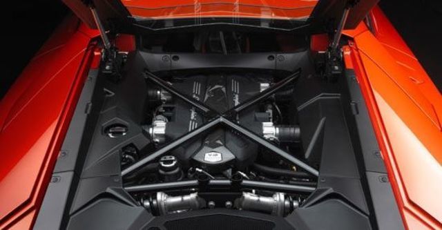 2013 Lamborghini Aventador LP 700-4  第9張相片