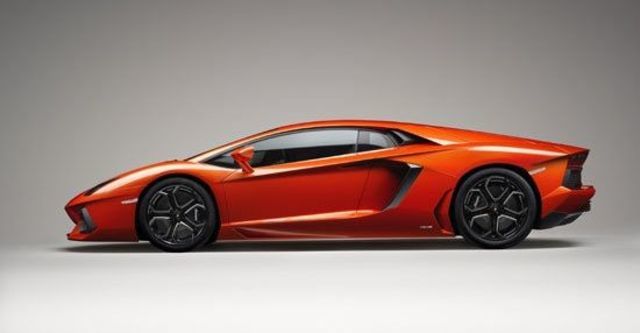 2012 Lamborghini Aventador LP 700-4  第7張相片
