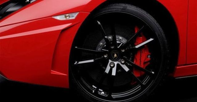 2012 Lamborghini Gallardo LP 570-4 Super Trofeo Stradale Coupe  第7張相片