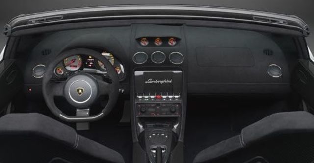 2011 Lamborghini Gallardo LP 570-4 Spyder Performante  第5張相片