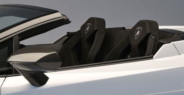 2011 Lamborghini Gallardo LP 570-4 Spyder Performante  第6張相片