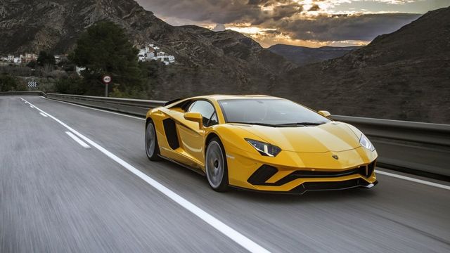 2020 Lamborghini Aventador S Coupe V12  第5張相片