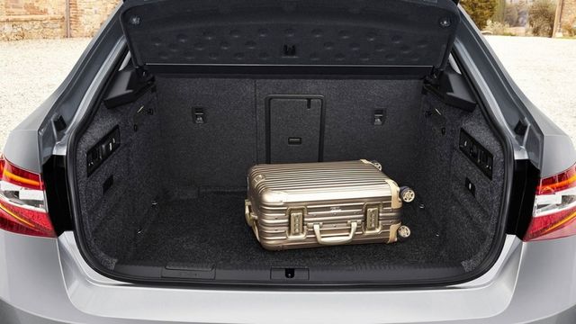 2020 Skoda Superb Sedan 1.4 TSI  第8張相片