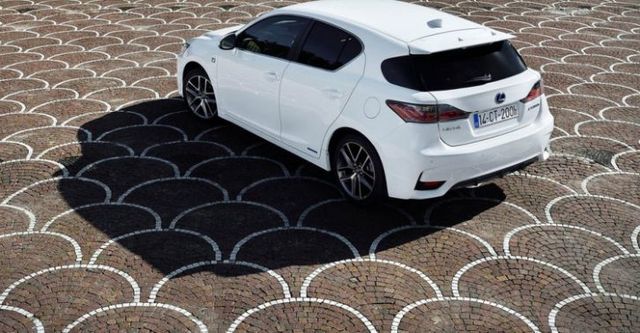 2015 Lexus CT 200h F Sport頂級Navi版  第3張相片
