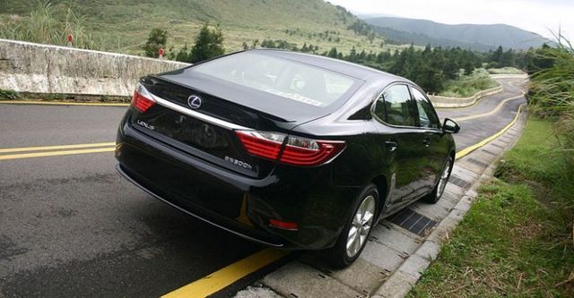 2015 Lexus ES 300h豪華版  第2張相片