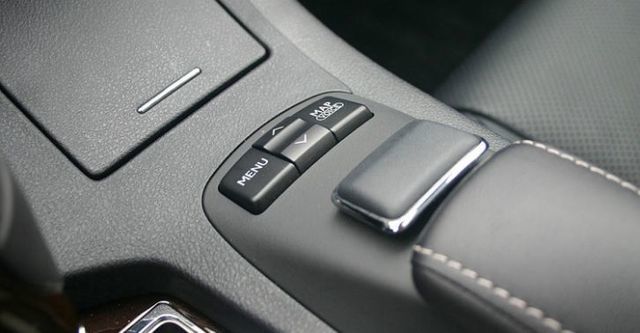 2015 Lexus ES 300h頂級版  第10張相片