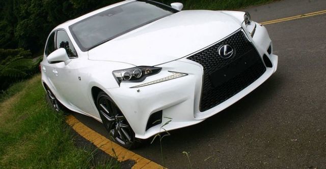 2015 Lexus IS 300h F Sport Navi版  第1張相片