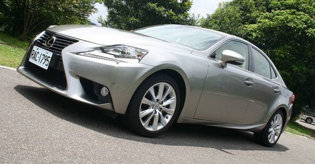 2015 Lexus IS 300h豪華版  第1張相片