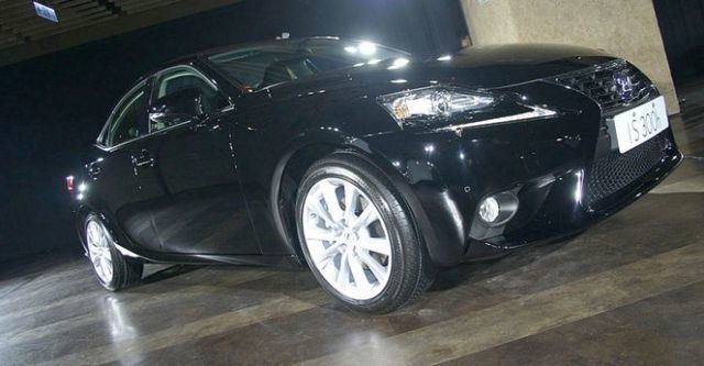 2015 Lexus IS 300h頂級Navi版  第1張相片
