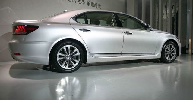 2015 Lexus LS 460L OTTOMAN  第2張相片