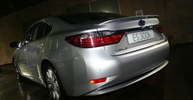 2013 Lexus ES 300h旗艦版  第14張相片