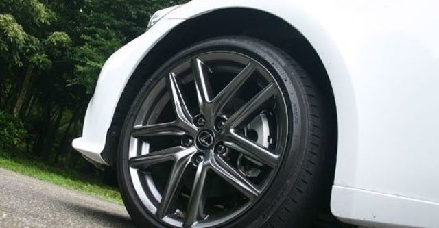 2013 Lexus IS 300h F Sport版  第4張相片