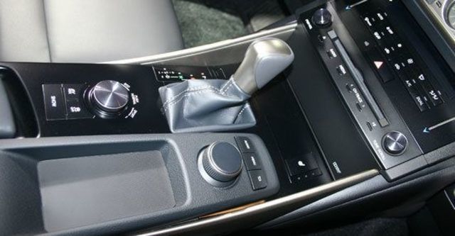 2013 Lexus IS 300h F Sport版  第6張相片