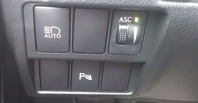 2013 Lexus IS 300h F Sport版  第7張相片