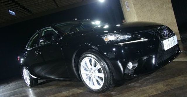2013 Lexus IS 300h頂級Navi版  第2張相片