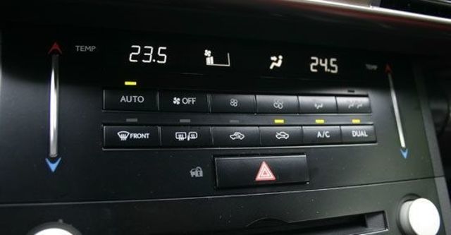 2013 Lexus IS 300h頂級Navi版  第11張相片