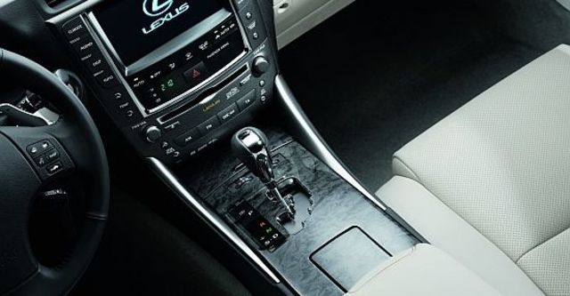 2013 Lexus ISC 250 魅惑Navi版  第10張相片