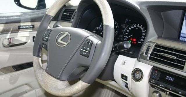 2013 Lexus LS 460標準版  第6張相片