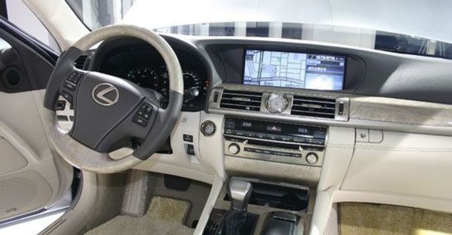 2013 Lexus LS 460標準版  第7張相片