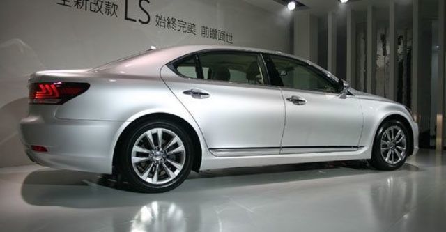 2013 Lexus LS 460標準版  第10張相片