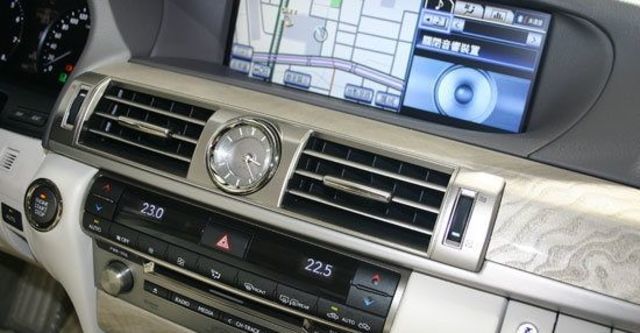 2013 Lexus LS 460標準版  第11張相片