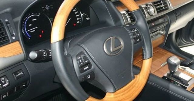 2013 Lexus LS 600hL  第9張相片
