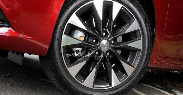 2017 Nissan Tiida 5D(NEW) Turbo版  第3張相片
