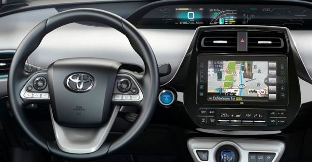 2017 Toyota Prius PHV 1.8  第6張相片