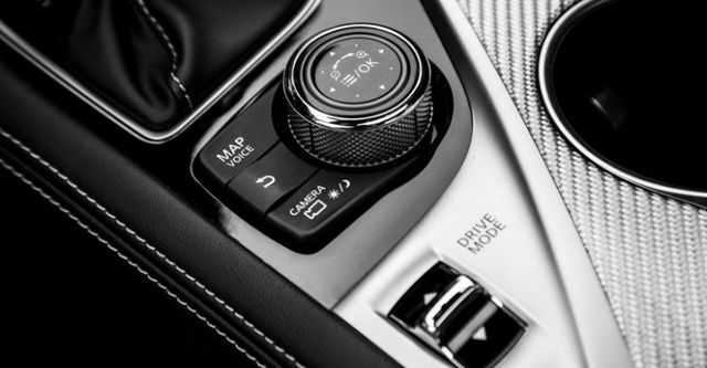 2017 Infiniti Q60 2.0t旗艦款  第10張相片