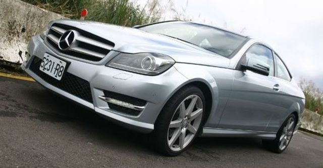 2013 M-Benz C-Class Coupe C350 BlueEFFICIENCY  第1張相片