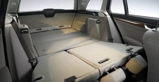 2013 M-Benz C-Class Estate C200 BlueEFFICIENCY Classic  第5張相片