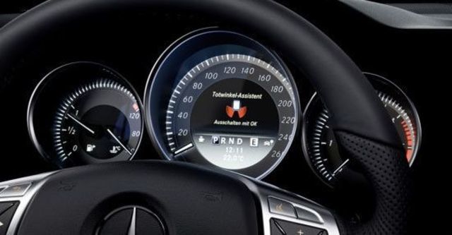 2013 M-Benz C-Class Estate C300 Avantgarde  第9張相片