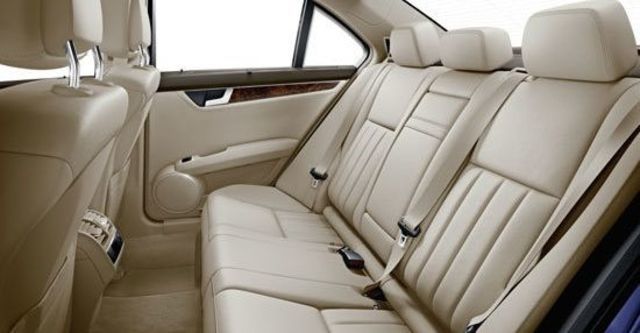 2013 M-Benz C-Class Sedan C220 CDI  BlueEFFICIENCY Classic標準版  第8張相片