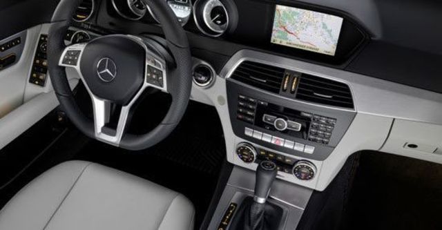 2013 M-Benz C-Class Sedan C300 BlueEFFICIENCY Avantgarde  第4張相片