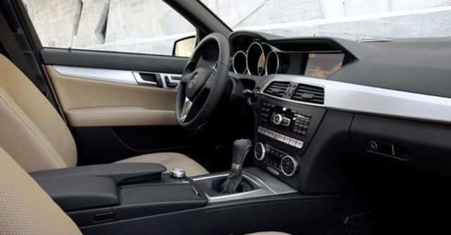 2013 M-Benz C-Class Sedan C300 BlueEFFICIENCY Avantgarde  第12張相片