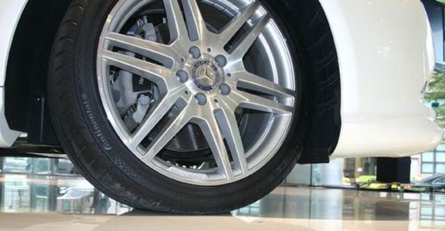 2013 M-Benz E-Class Cabriolet E350 BlueEFFICIENCY  第3張相片