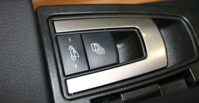 2013 M-Benz E-Class Cabriolet E350 BlueEFFICIENCY  第6張相片
