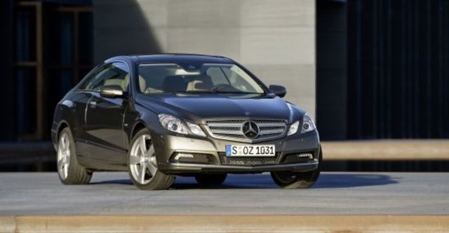 2013 M-Benz E-Class Coupe E250 BlueEFFICIENCY  第2張相片