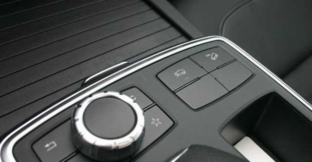 2013 M-Benz M-Class ML350 BlueEFFICIENCY 4MATIC  第9張相片