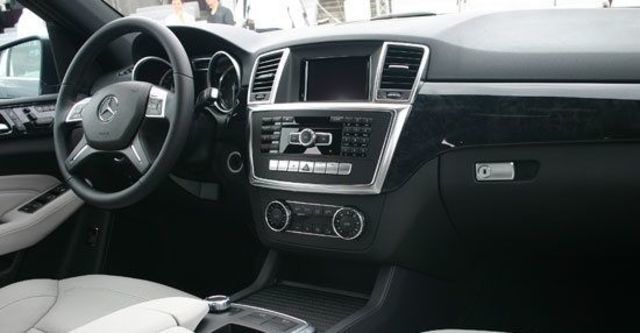 2013 M-Benz M-Class ML350 BlueTEC 4MATIC  第5張相片