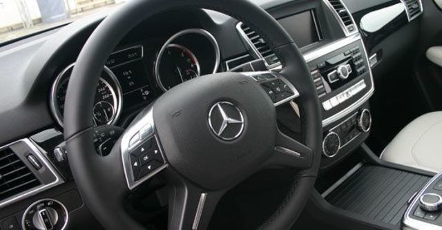 2013 M-Benz M-Class ML350 BlueTEC 4MATIC  第6張相片