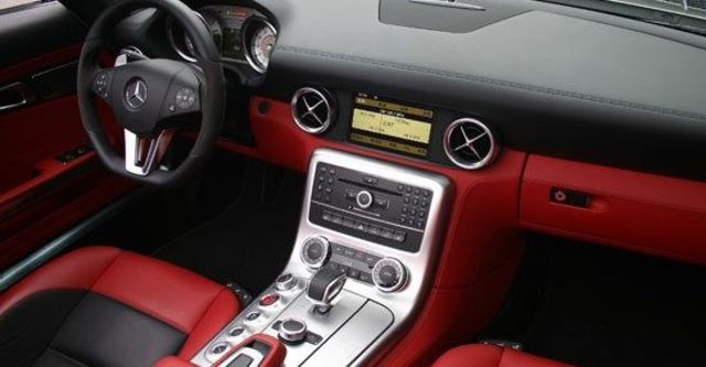 2013 M-Benz SLS AMG Roadster 6.3  第10張相片