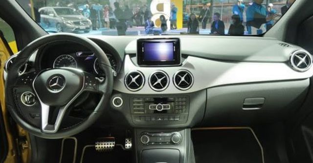 2012 M-Benz B-Class B180 BlueEFFICIENCY  第3張相片