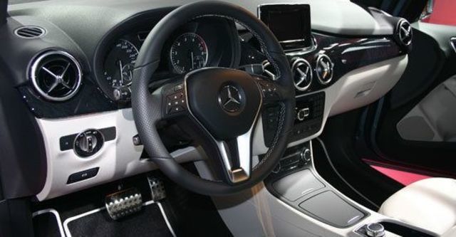 2012 M-Benz B-Class B200 BlueEFFICIENCY  第3張相片