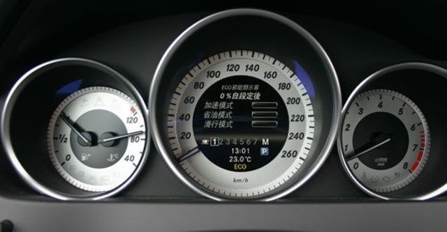 2012 M-Benz C-Class Coupe C350 BlueEFFICIENCY  第7張相片
