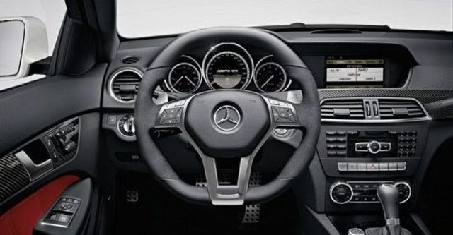 2012 M-Benz C-Class Coupe C63 AMG  第8張相片