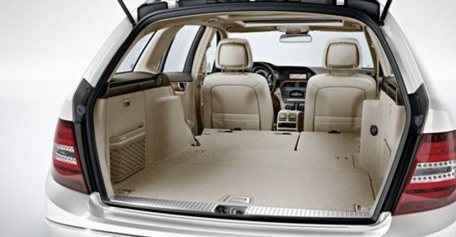 2012 M-Benz C-Class Estate C300 Avantgarde  第7張相片