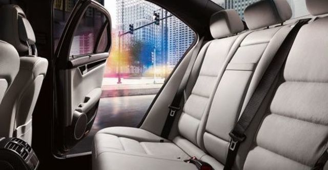 2012 M-Benz C-Class Sedan C300 BlueEFFICIENCY Avantgarde  第8張相片