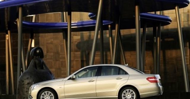 2012 M-Benz E-Class Sedan E200 BlueEFFICIENCY Elegance  第3張相片