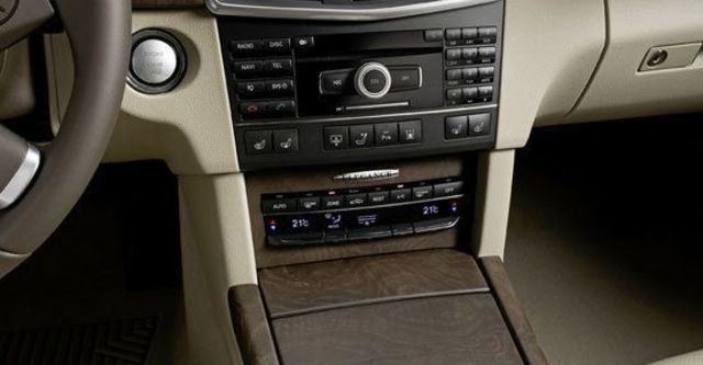 2012 M-Benz E-Class Sedan E300 Elegance  第7張相片